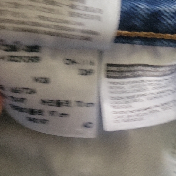 Levi's Raw Hem Jeans (28) - Picture 8 of 10